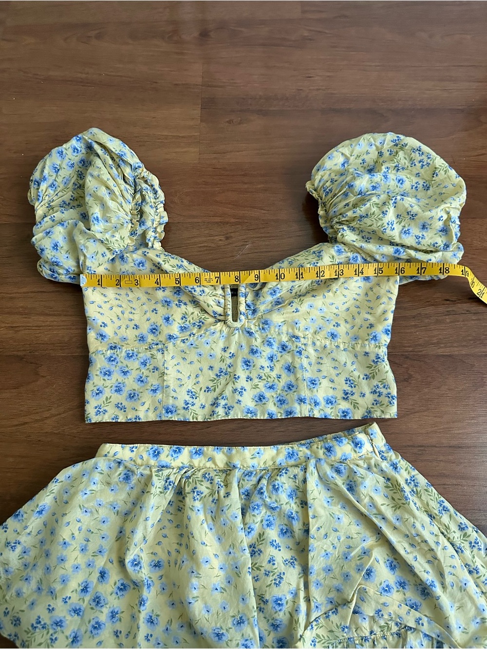Abercrombie Yellow Floral Tiered Set - Picture 5 of 6